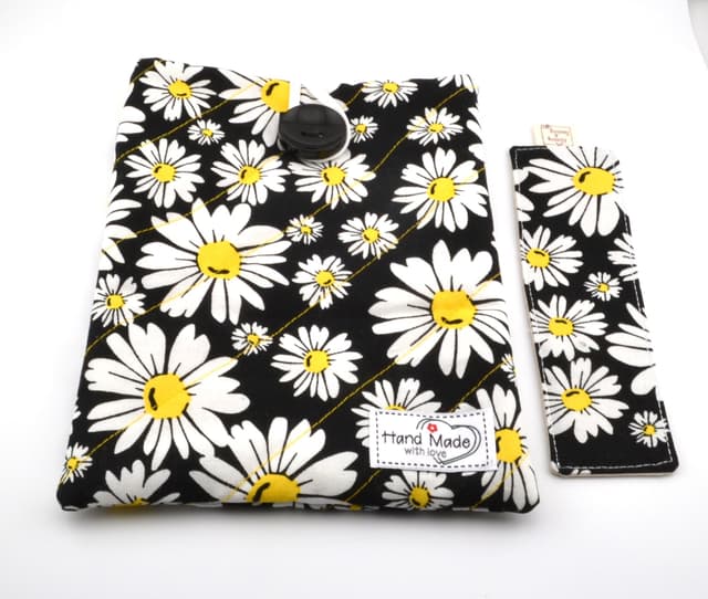 Small Daisy Days Quilted Book Cozy with  FREE Matching Bookmark 