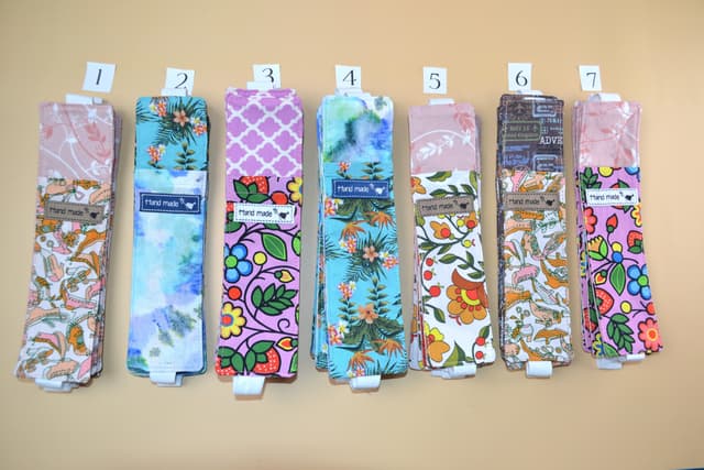 ColorSplash Pen Pocket Bookmark – Bright Patterns with Handy Pocket 