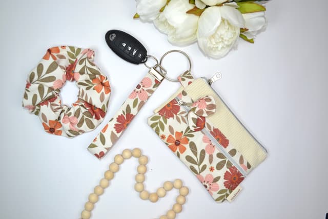 Garden Bloom Phone Pouch with XL Ring